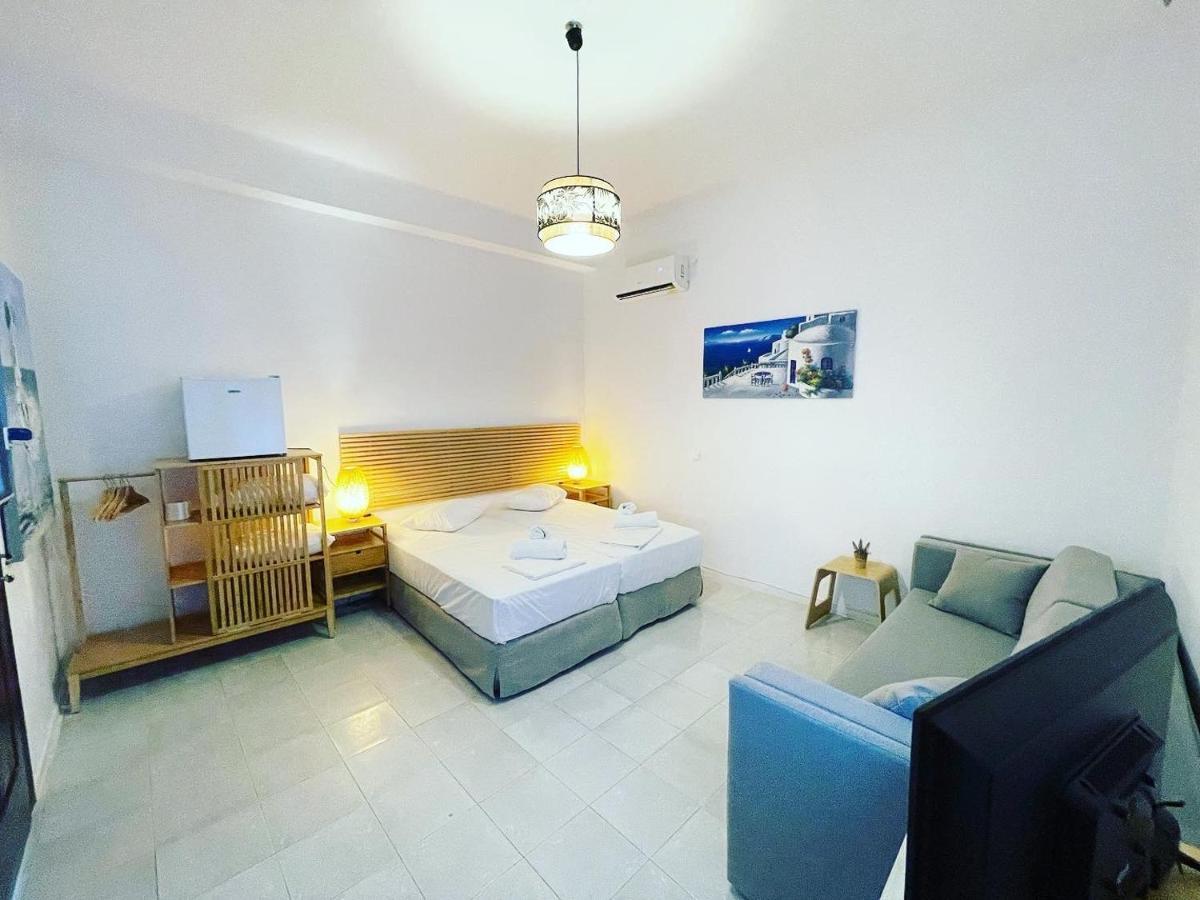 Hotel Albatross à Livadi  Extérieur photo