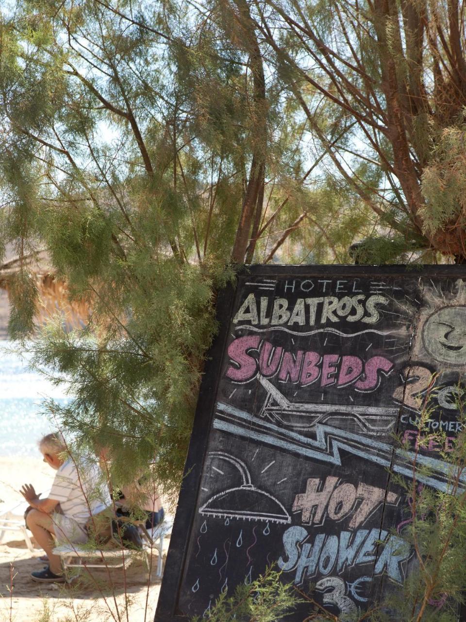 Hotel Albatross à Livadi  Extérieur photo