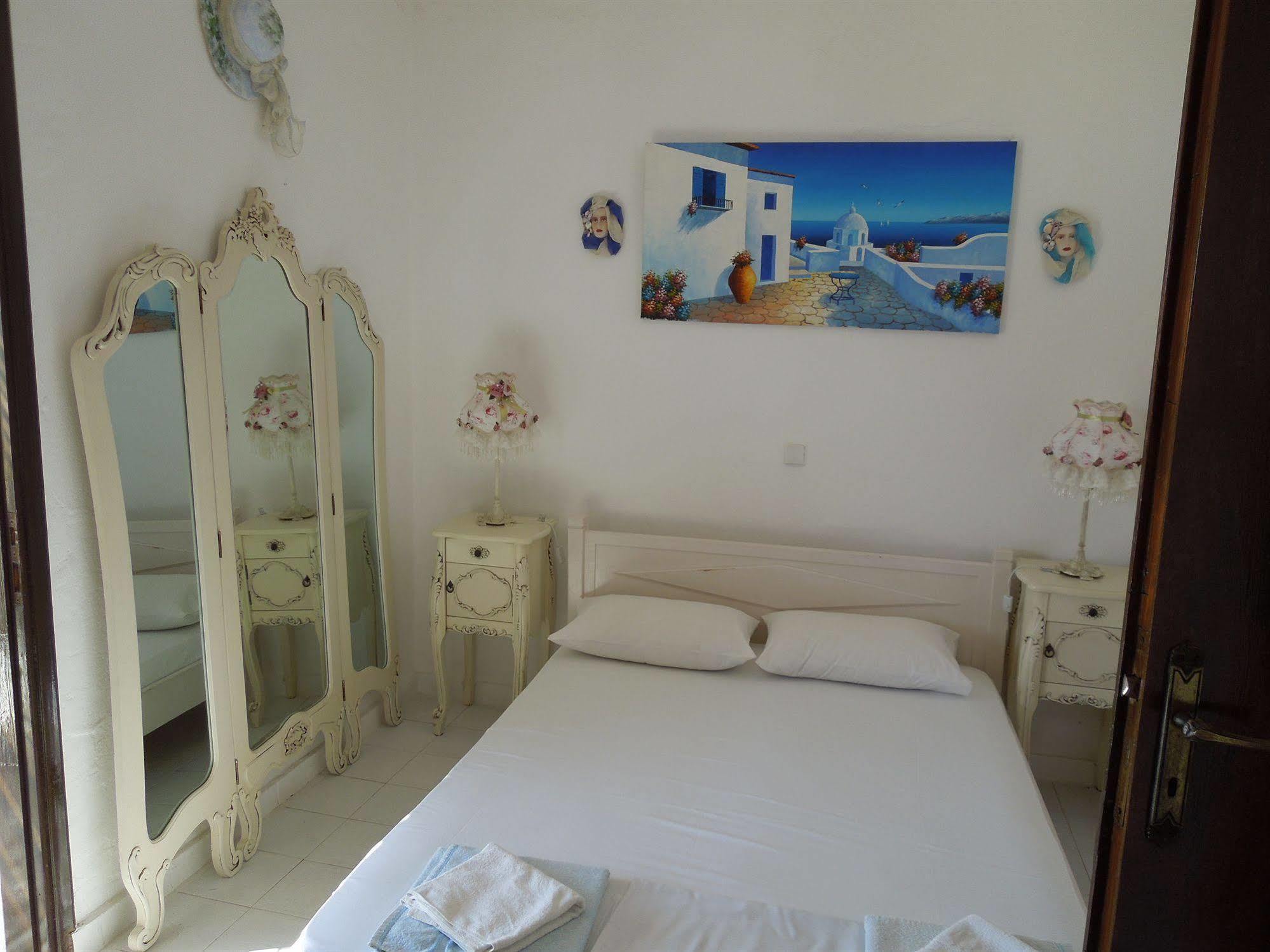 Hotel Albatross à Livadi  Extérieur photo