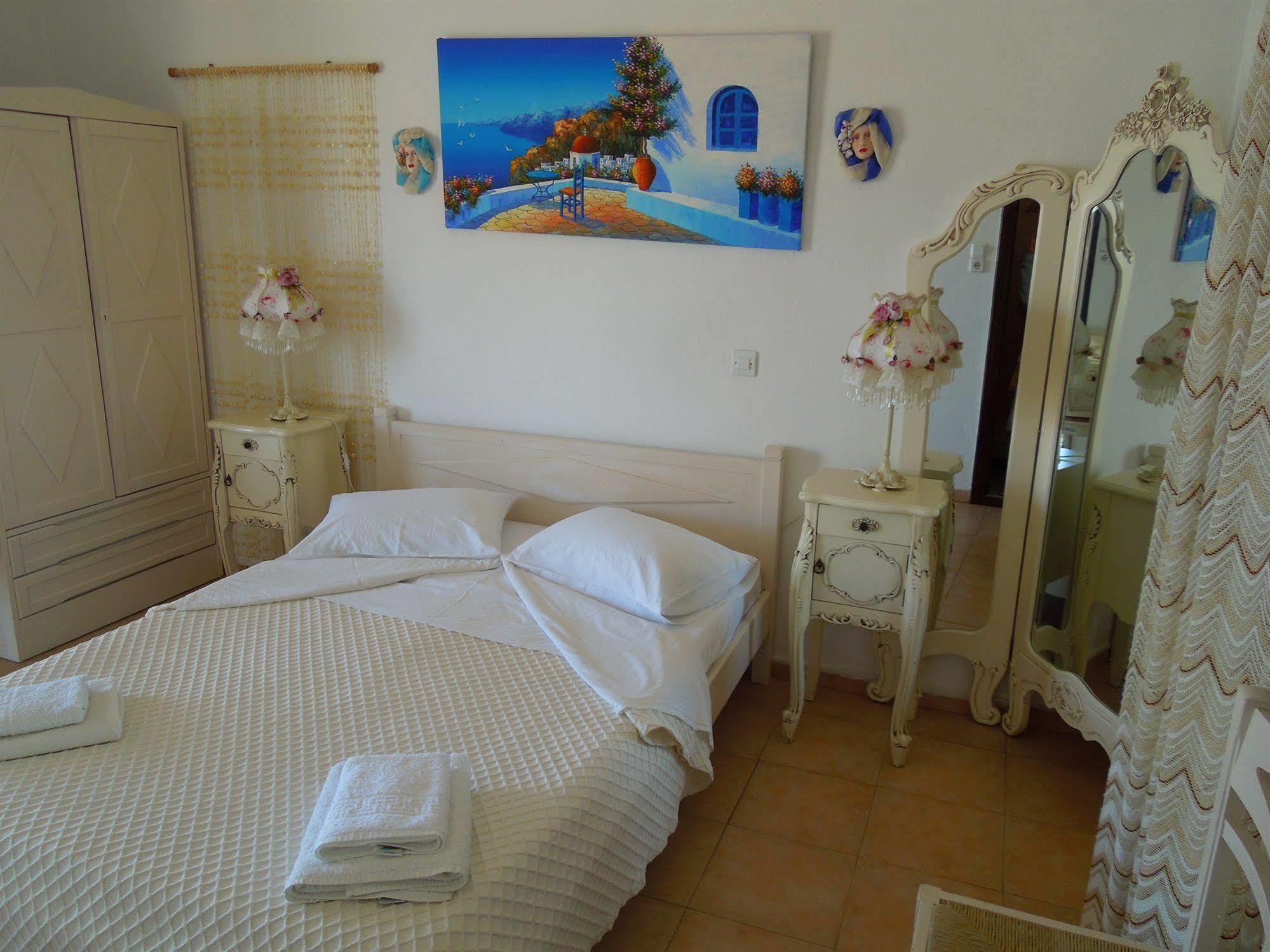 Hotel Albatross à Livadi  Extérieur photo