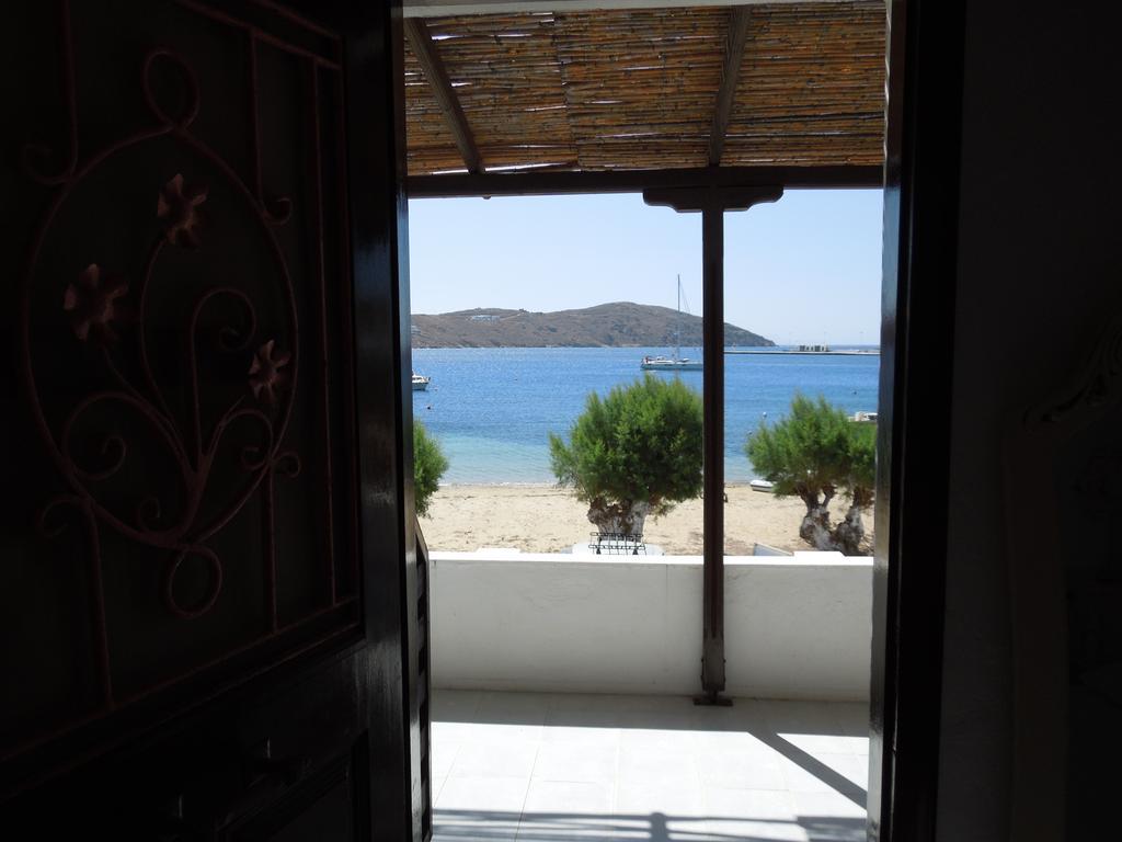 Hotel Albatross à Livadi  Extérieur photo